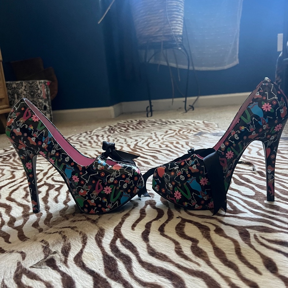 Pinup Couture Platform Skeleton Heels size 10
